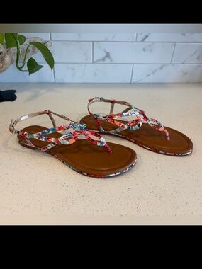 Never Worn! Kelly & Katie Watercolour Flat Strappy Sandals